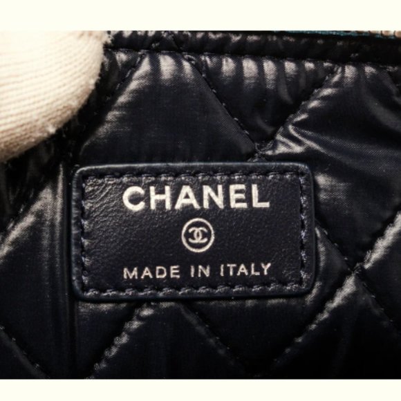 PREOWNED * Chanel Multicolor Lambskin Leather Airplane Clutch - Picture 6 of 6